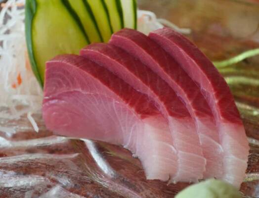 Half Hamachi Sashimi ( 4 Slices )