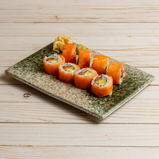 Smoke Salmon Roll