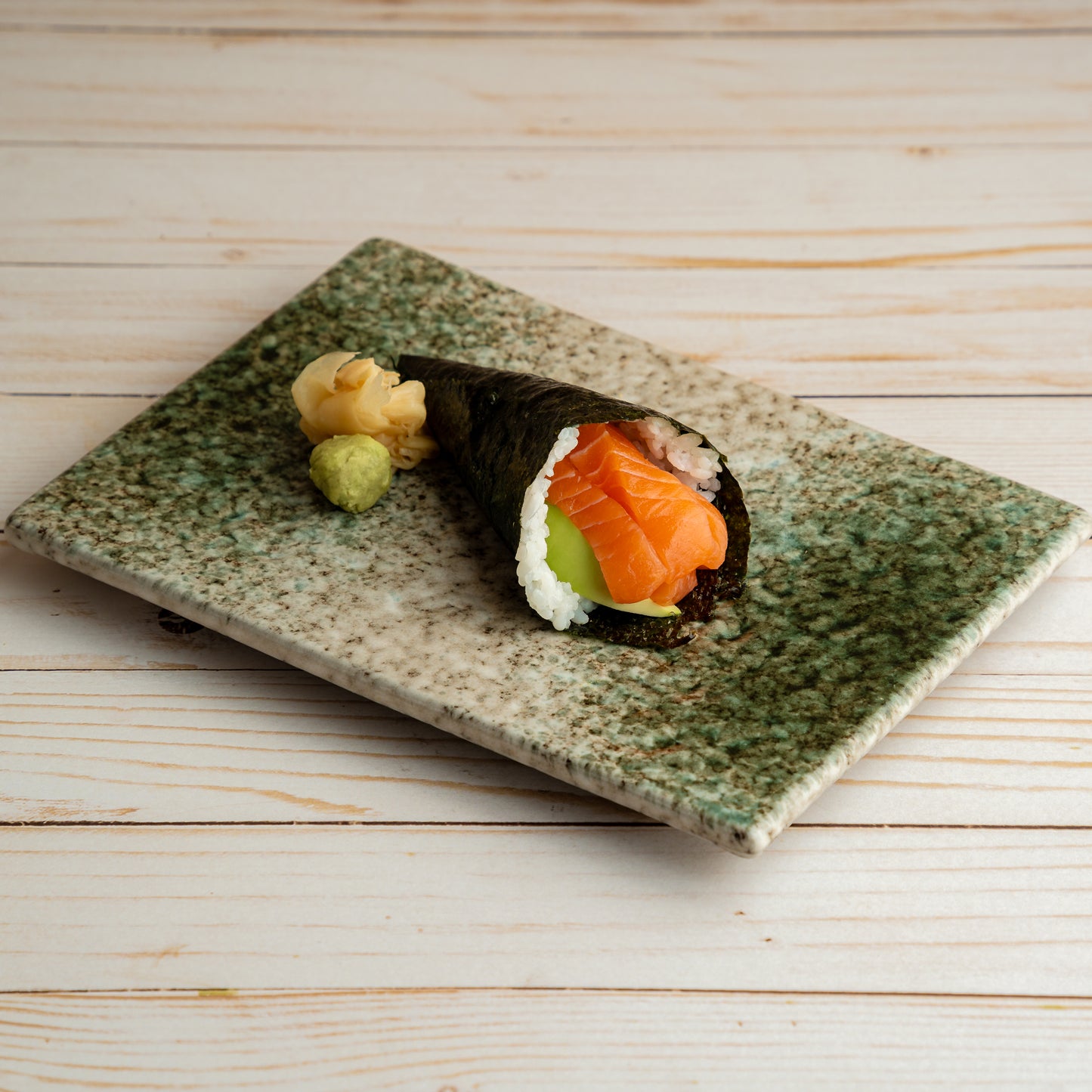 Salmon & Avocado Temaki